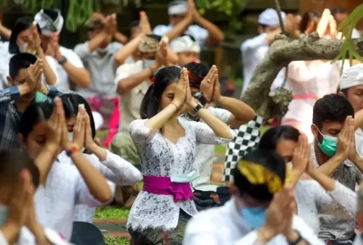 Hindu Menyembah Apa? Penjelasan Lengkap Tentang Kepercayaan, Dewa, dan Konsep Ketuhanan Hindu